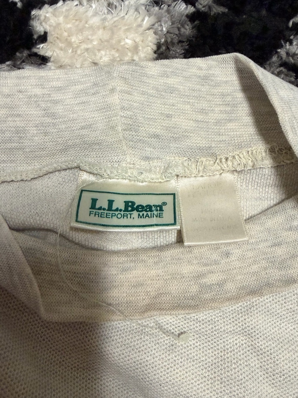 L.L. Bean Men's Light Gray Long-Sleeve Crewneck - Picture 10 of 10